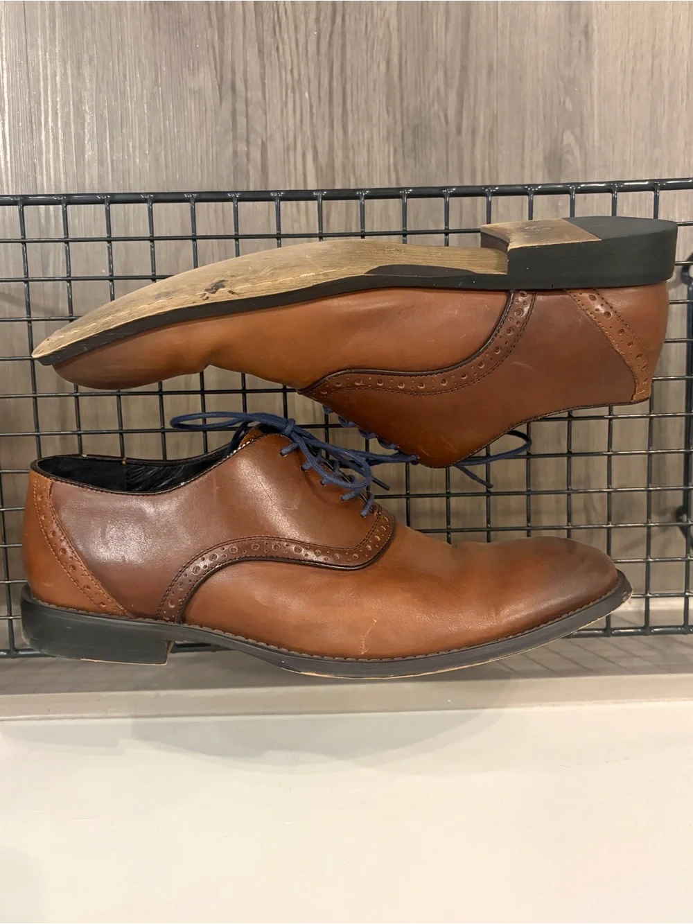 Aston Grey brown leather oxford dress shoes featuring blue laces - Drake
